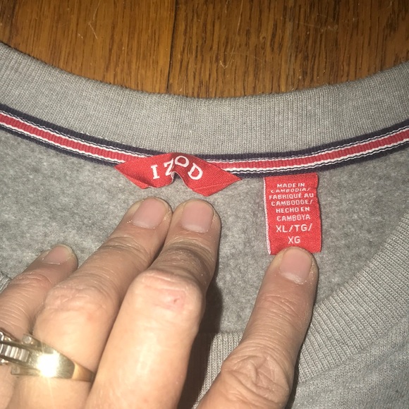 Izod fleece sweatshirt grey and red - Picture 3 of 4